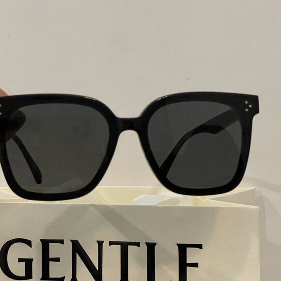 Gentle Monster Bold Black Sunglasses Gold Accent Viral Style main image 10